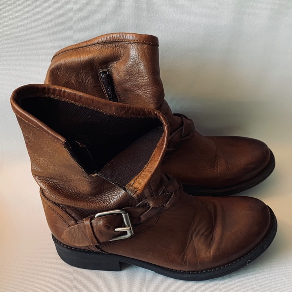 Steve Madden Shoes - Steve Madden Women’s Leather Boots size 8